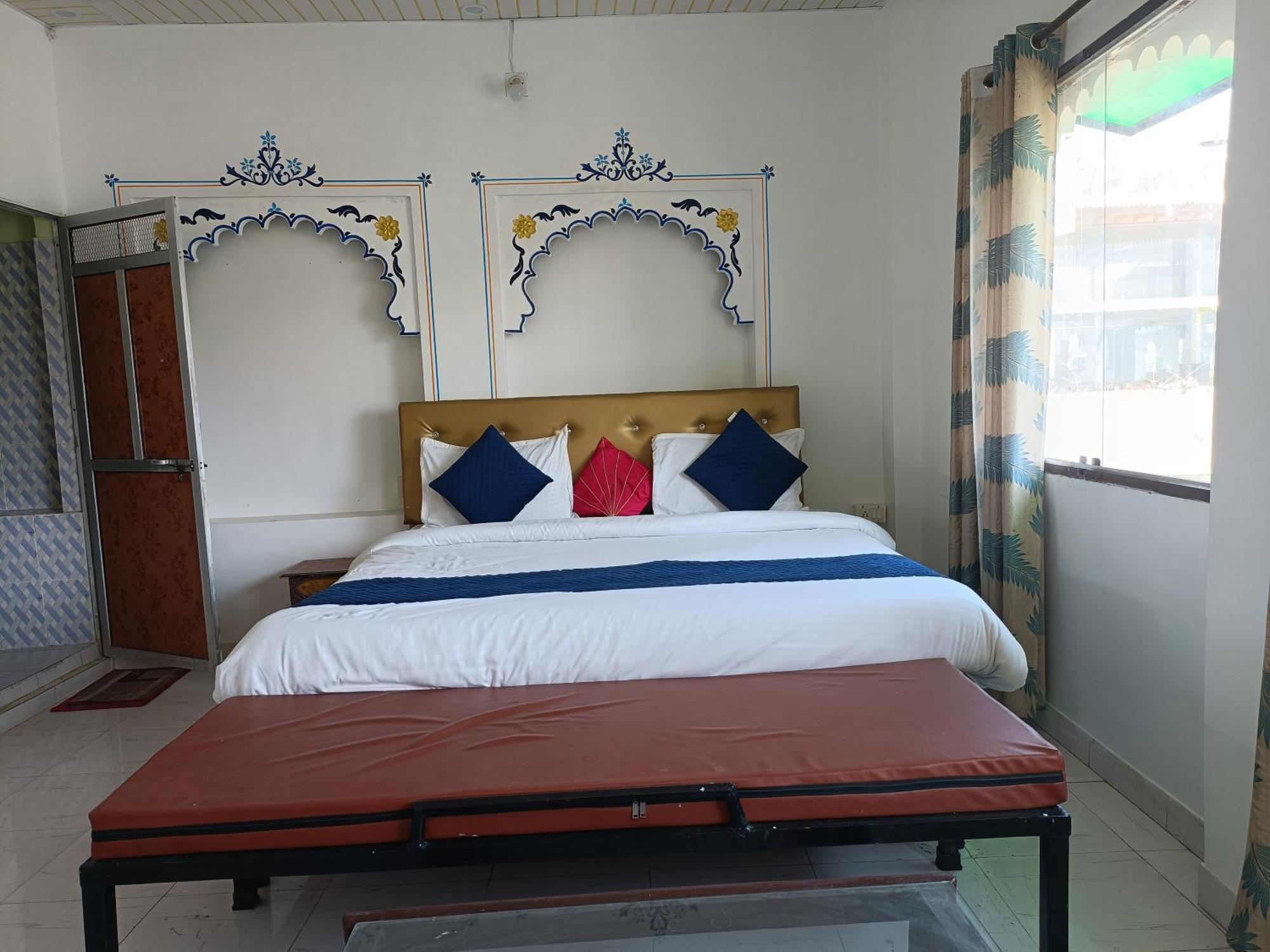 The Hostel Crown Udaipur Phòng bức ảnh